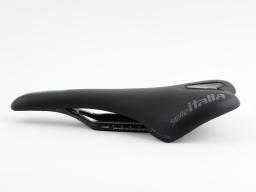 Selle Italia SLR  Kit Carbonio sedlo černé