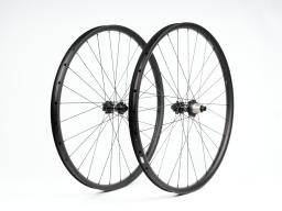 Zapletená kola  MTB 29" Syntace V25i 25mm Shimano Microspline  Boost 15x110 / 12x148mm