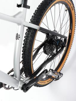 Kolo MTB 29"  Lee Cougan Revenge  Sram SX  Eagle 1x12 , velikost M -19"  stříbrno-černá matná