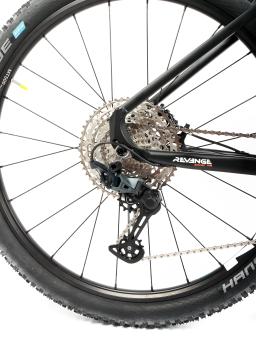 Kolo MTB 29"  Lee Cougan Revenge  Shimano SLX / Deore 1x12 , velikost M -19" stříbrno-černá matná