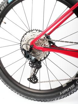 Kolo MTB 29"  FOCUS Raven 8.8 Shimano Deore 1x12 , velikost M -18" červená - lesklá