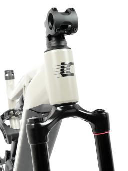 MTB 29"/27,5"  E-bike kompletní set Lee Cougan E-Quest – Brose Drive S-Mag 90Nm, 720Wh-20Ah, vidlice Rock Shox 35 Silver TK Air 150mm, tlumič Rock Shox Deluxe Select +, velikost S–16" (42cm), barva černo-šedá matná
