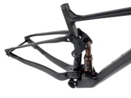 Celoodpružený karbonový rámový set   MTB 29" Lee Cougan Crossfire , velikost  S -16" (42cm) barva černá/chameleon lesk