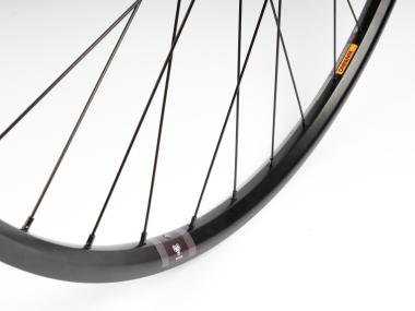 Přední zaplatené kolo MTB 29"-Treking 28"  WTB STi23 TCS nába Formula CL71 - Disc Center Lock , 15/100mm osa