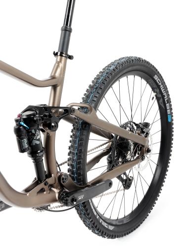 Celoodpružené MTB 29" Lee Cougan Quest SHIMANO Deore XT Di2 M8250 1x12 , velikost L – 19" (48 cm), hnědozlatá matná