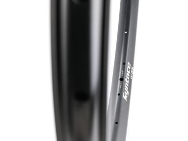 SYNTACE V25i Disc MTB 29" 622x25 , 28 děr ráfek černý