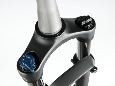 SR Suntour XCM32 LOR  DS 29" ,  15x100mm , zdvih 80mm odpružená vidlice MTB 29"