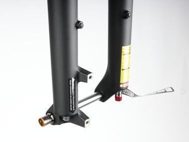 SR Suntour XCM32 LOR  DS 29" ,  15x100mm , zdvih 80mm odpružená vidlice MTB 29"