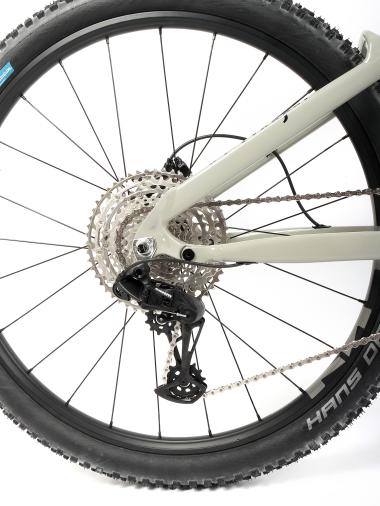 Celoodpružené MTB 29" Lee Cougan Quest Sram SX Eagle 1x12, velikost S – 16" (40,5 cm), šedá lesklá