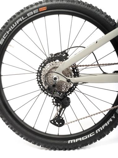 Celoodpružené MTB 29" Lee Cougan Quest Shimano XT 1x12, velikost L – 19" (48 cm), šedá lesklá