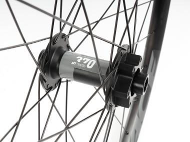 Zapletená kola MTB 29" Race Face Disc - DT SWISS DT 370 Disc Micro Spline 6děr, přední Boost 15x110mm, zadní Boost 12x148mm