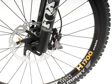 Celoodpružené elektrokolo  MTB 29"/27,5" Lee Cougan E-Quest – Brose S / 725 Wh, 20 Ah / Shimano XT 1x12 , velikost M – 17,5" – barva černo-military green lesklá