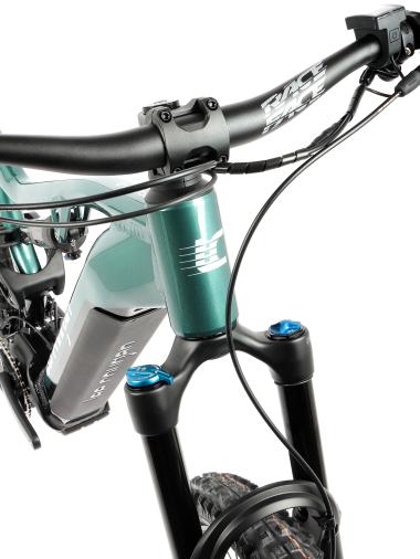 Celoodpružené elektrokolo  MTB 29"/27,5" Lee Cougan E-Quest – Brose S / 725 Wh, 20 Ah / Shimano XT 1x12 , velikost M – 17,5" – barva černo-military green lesklá