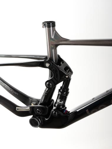Celoodpružený karbonový rámový set   MTB 29" Lee Cougan Crossfire , velikost  S -16" (42cm) barva černá/chameleon lesk