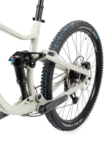 Celoodpružené MTB 29" Lee Cougan Quest SHIMANO Deore Di2 M6250 1x12, velikost M – 17,5" (44 cm), šedá lesklá