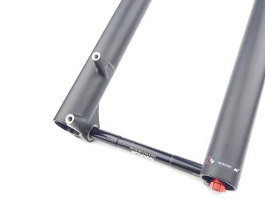 Rock Shox Bluto RL  Solo Air odpružená vidlice MTB 26" , 15x150mm, zdvih 120mm, Tapered 1 1/8" - 1 1/2" (= 1.5")
