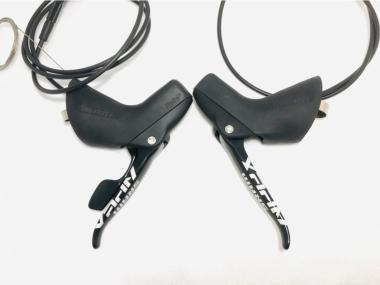 SRAM Apex  1x11 řadící-brzdové páky  zadní 1800mm + přední 950mm /kotoučové brzdy Flat Mount