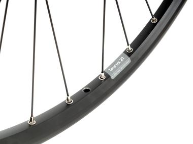 Přední zaplatené kolo MTB 29"-Treking 28"  Ryde Taurus 21 /Shimano Deore HB-M525  Disc 6 děr