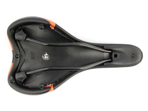 DDK D5311 sedlo - barva černá/oranžová