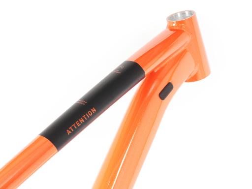 Kolo MTB 29" Cube Attention Shimano Deore Di2 M6250 1x12, velikost XXL – 22", oranžová/černá